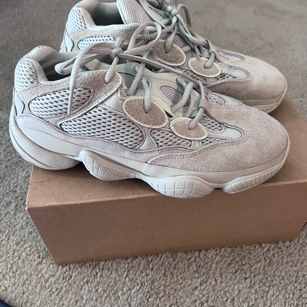 Adidas Yeezy 500 Gray Sneakers with Chunky Silhouette and Breathable Mesh